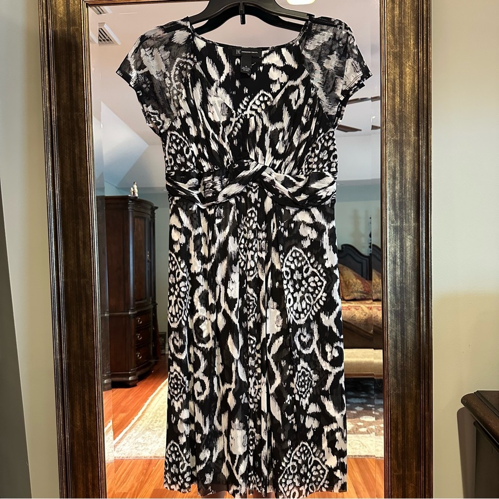 INC International Concepts Black and White Sheath Dress with Short Sleeves
